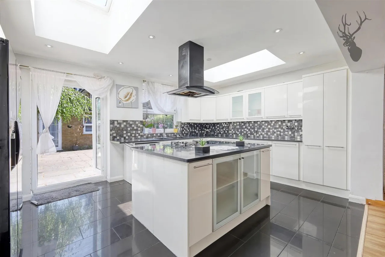 Woodford Green, IG8, photo 3
