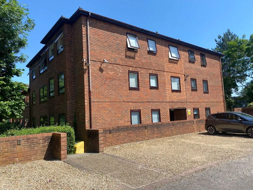 1 bed flat for sale — The Paddocks Savill Way, Marlow SL7 1TH