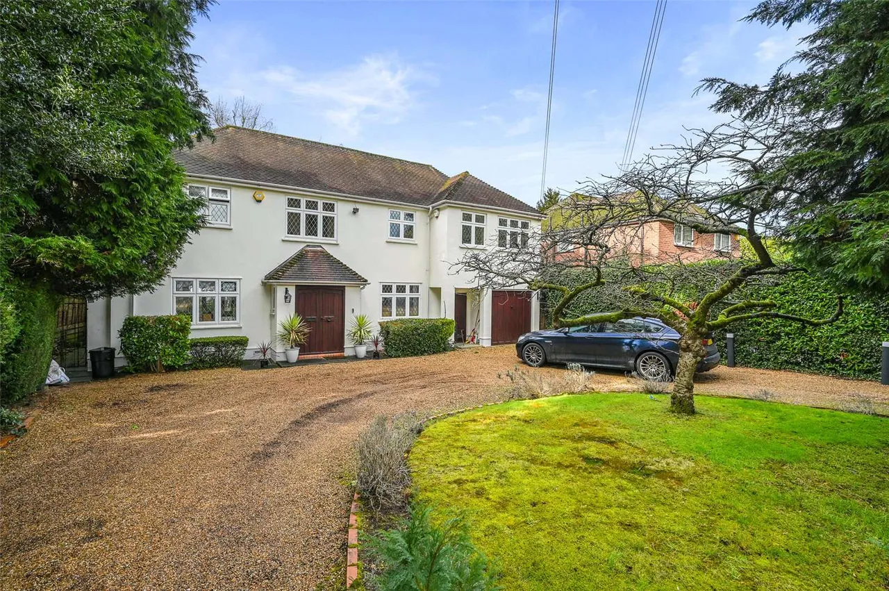 5 bed house for sale — Hill Road, Northwood, Middlesex, HA6 2DQ