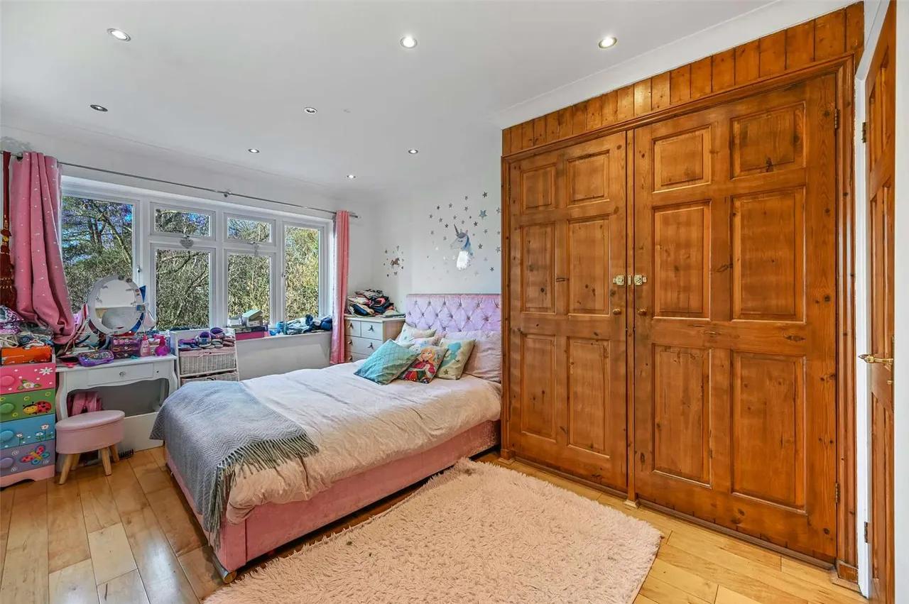 Hill Road, Northwood, Middlesex, HA6 2DQ, photo 9