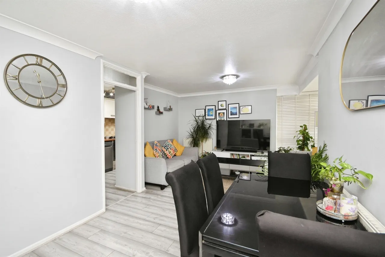 Cameron Close, Warley, Brentwood, photo 4