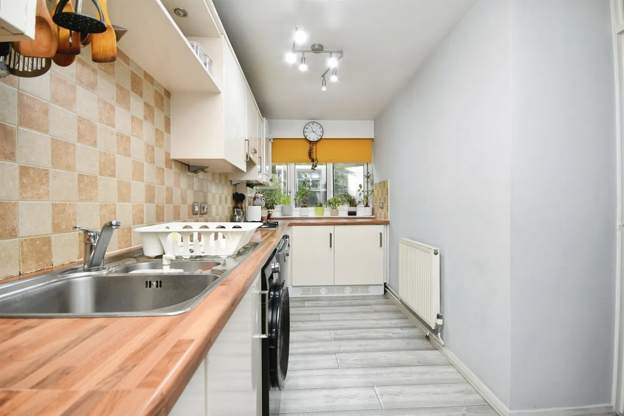 Cameron Close, Warley, Brentwood, photo 5