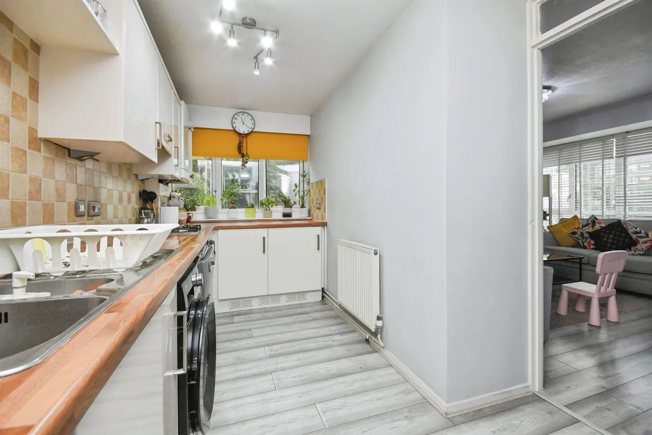 Cameron Close, Warley, Brentwood, photo 6
