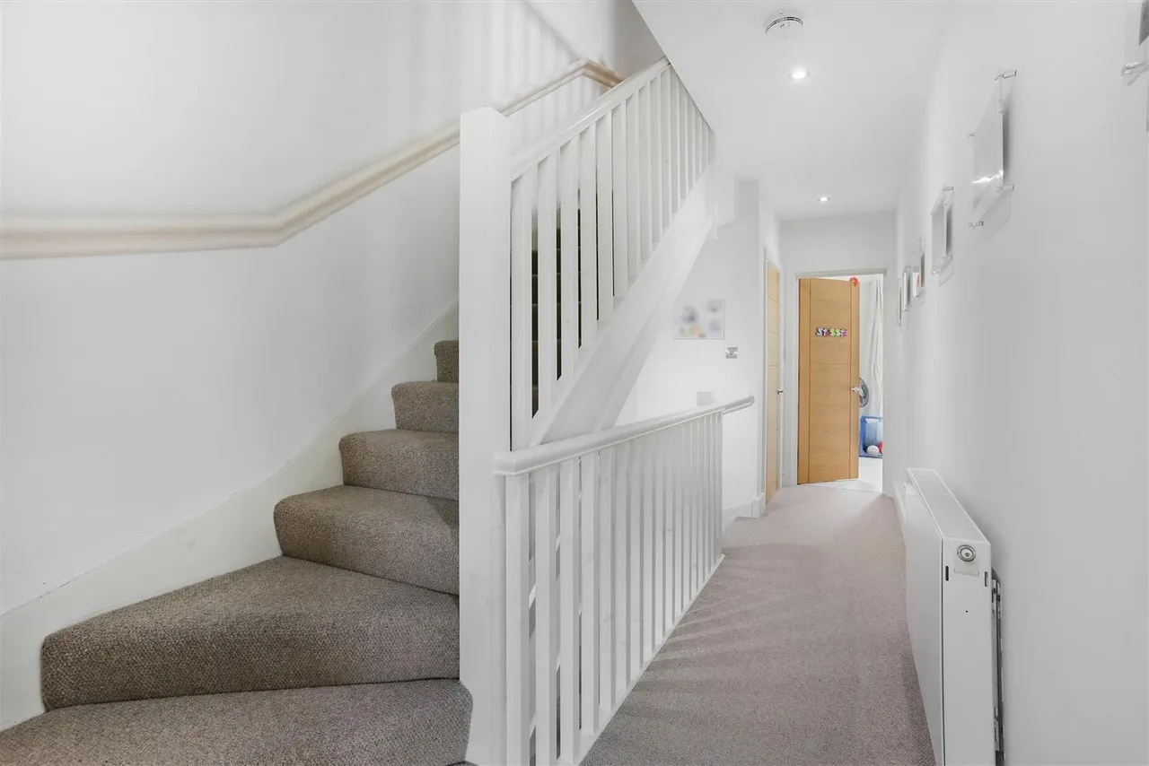 Hillbury Road, Warlingham, CR6, photo 15