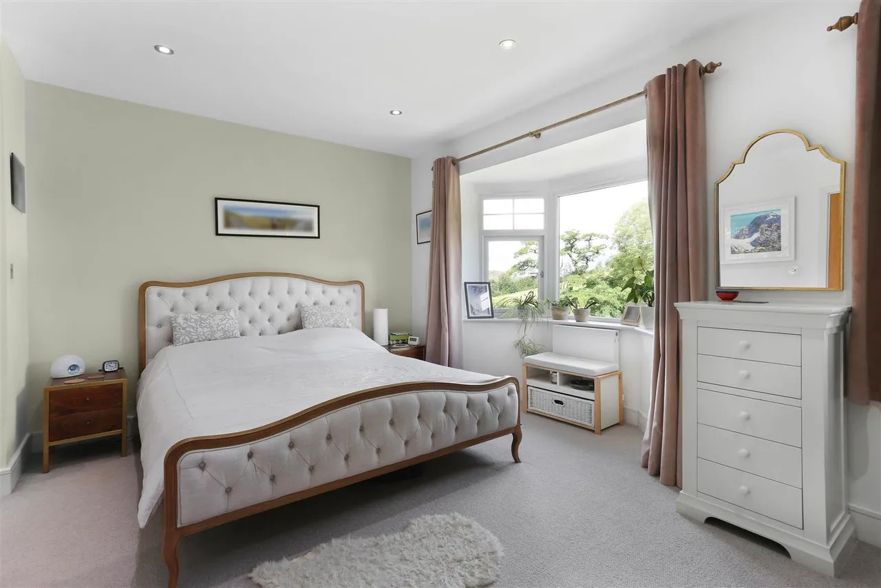 Hillbury Road, Warlingham, CR6, photo 24