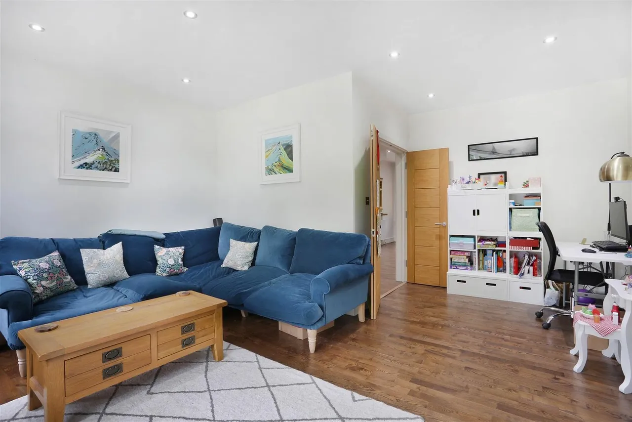 Hillbury Road, Warlingham, CR6, photo 7