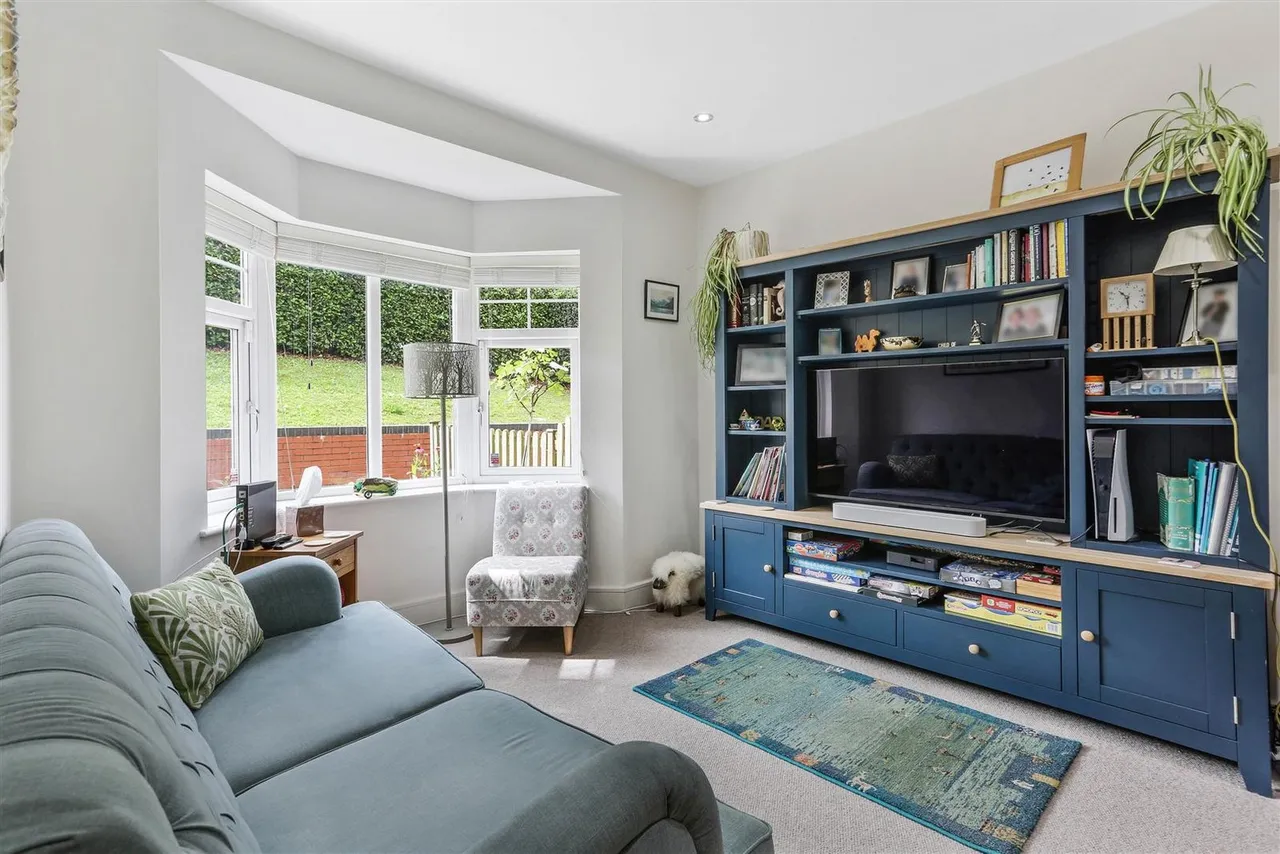 Hillbury Road, Warlingham, CR6, photo 4