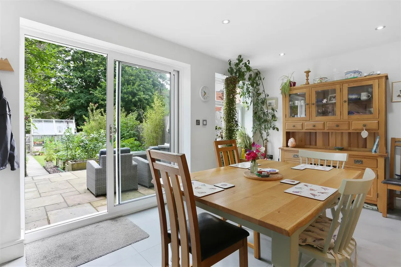 Hillbury Road, Warlingham, CR6, photo 9