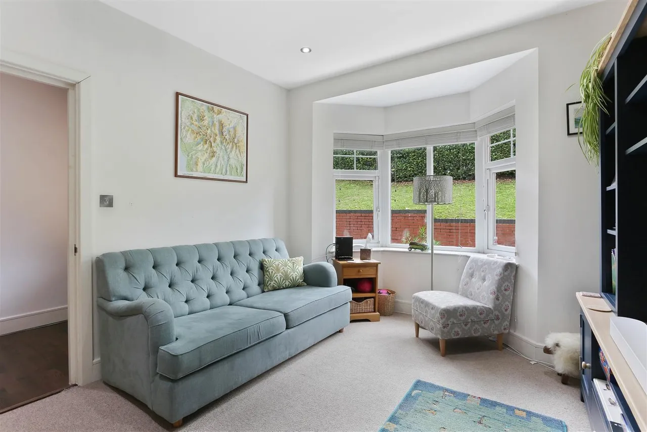Hillbury Road, Warlingham, CR6, photo 10