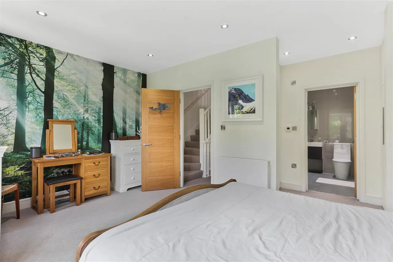 Hillbury Road, Warlingham, CR6, photo 25