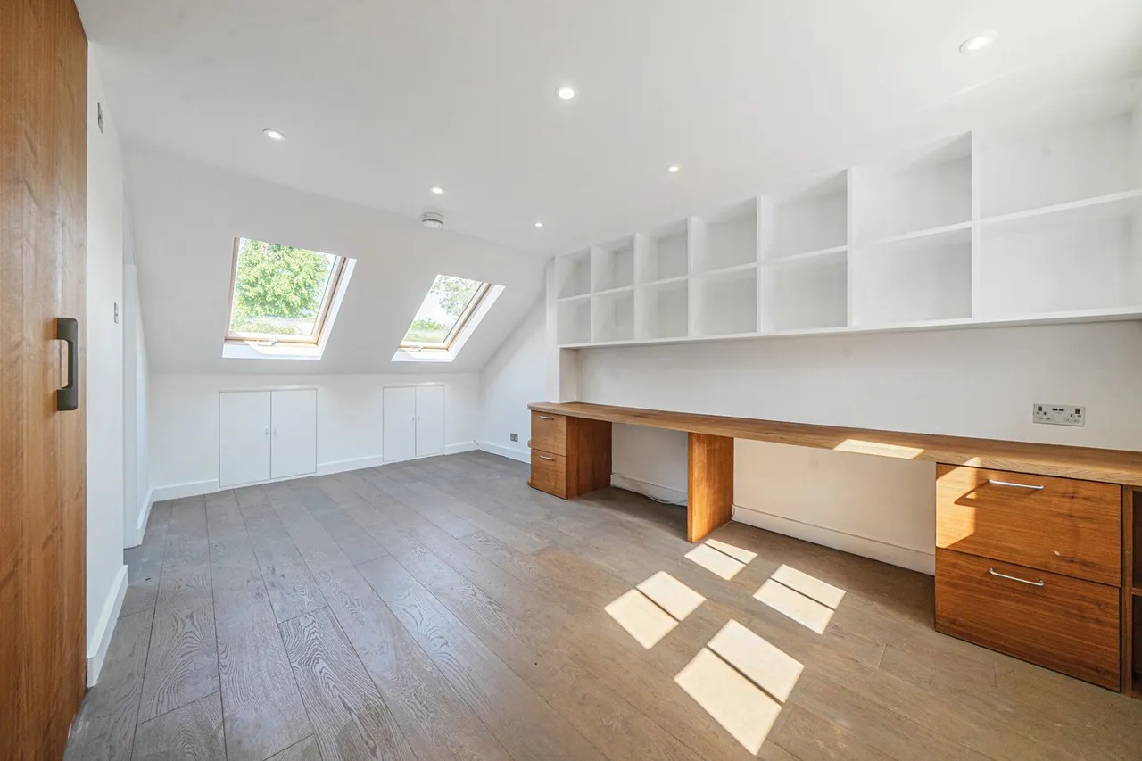 Siebert Road, SE3, photo 13