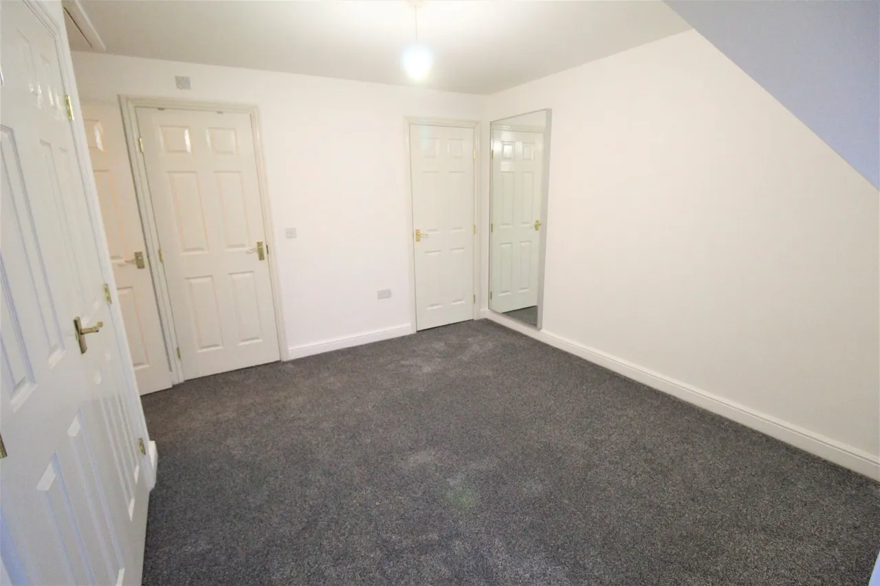 Caspian Way, Purfleet, Essex, RM19 1LE, photo 9