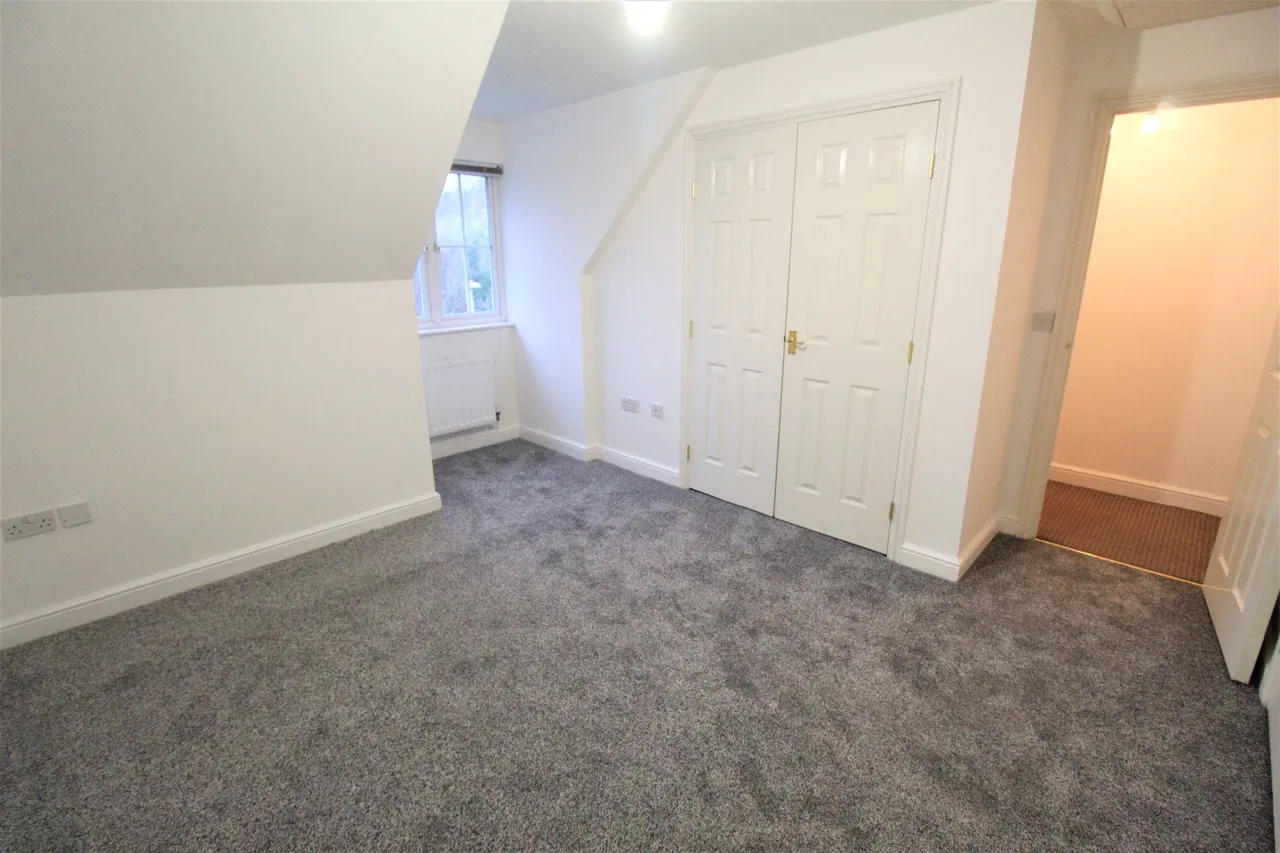 Caspian Way, Purfleet, Essex, RM19 1LE, photo 11