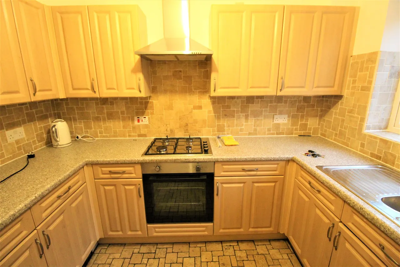 Caspian Way, Purfleet, Essex, RM19 1LE, photo 5