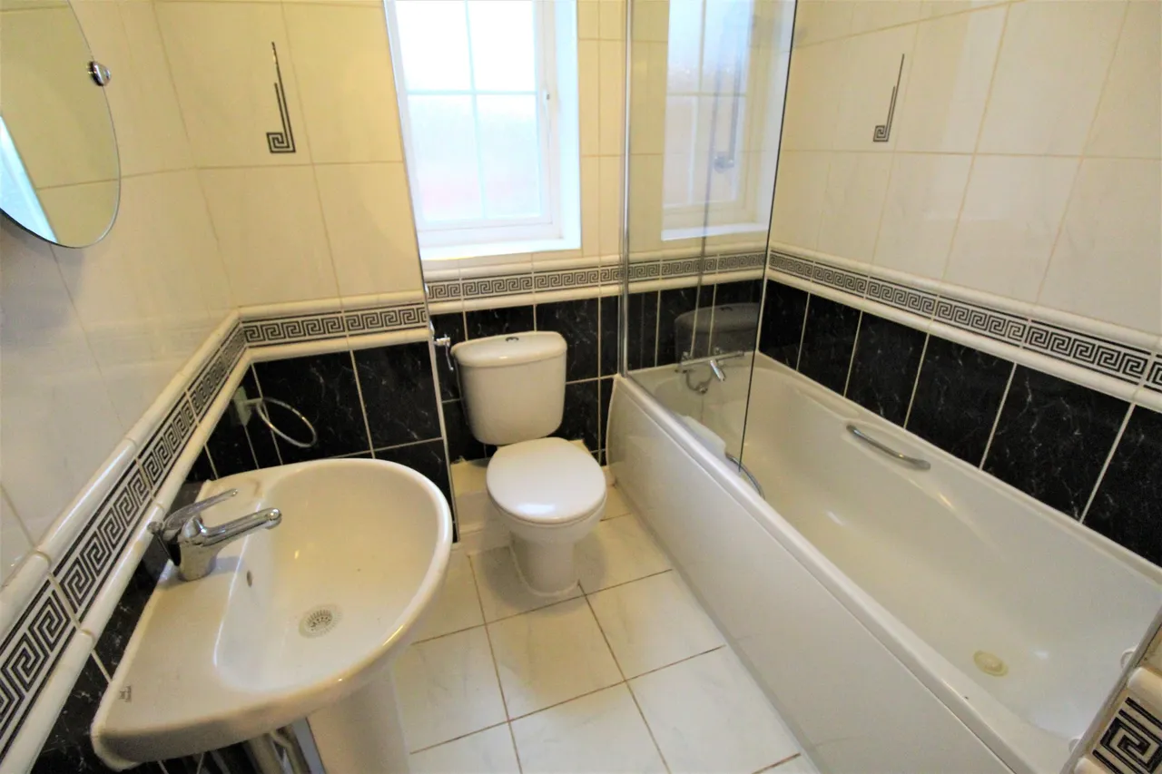 Caspian Way, Purfleet, Essex, RM19 1LE, photo 6