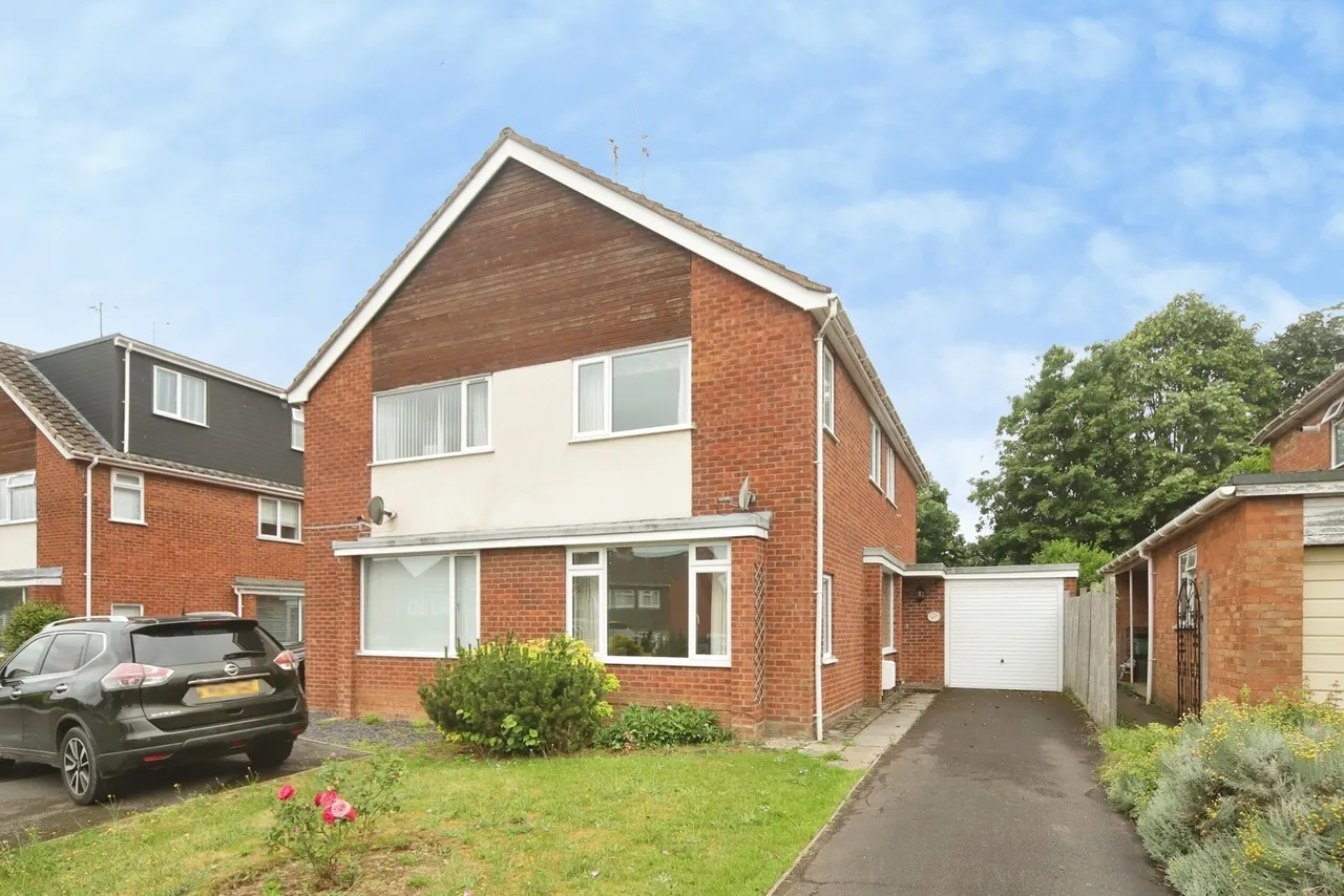3 bed house for sale, Claremont Drive, Taunton, TA1