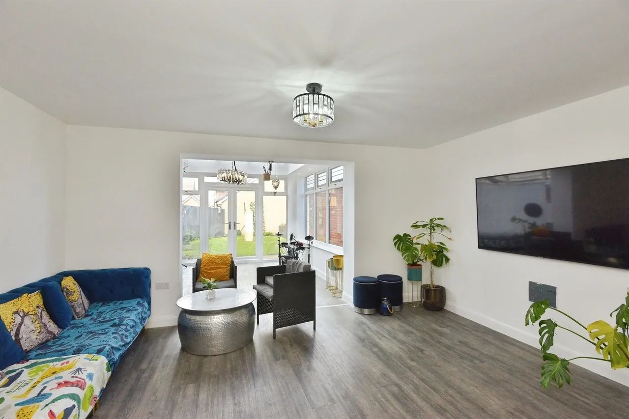 Burney Drive, Eagle Farm South, Milton Keynes, photo 3