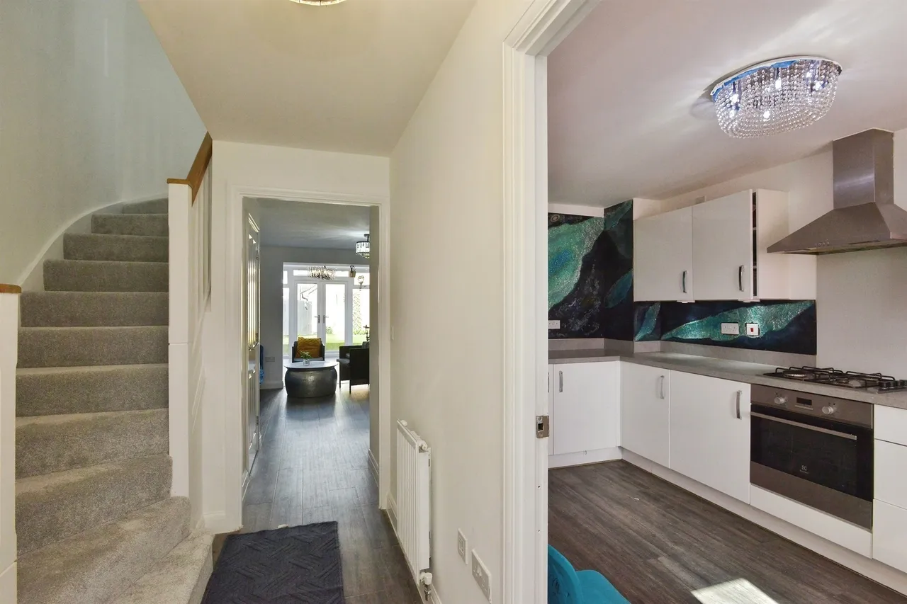 Burney Drive, Eagle Farm South, Milton Keynes, photo 5
