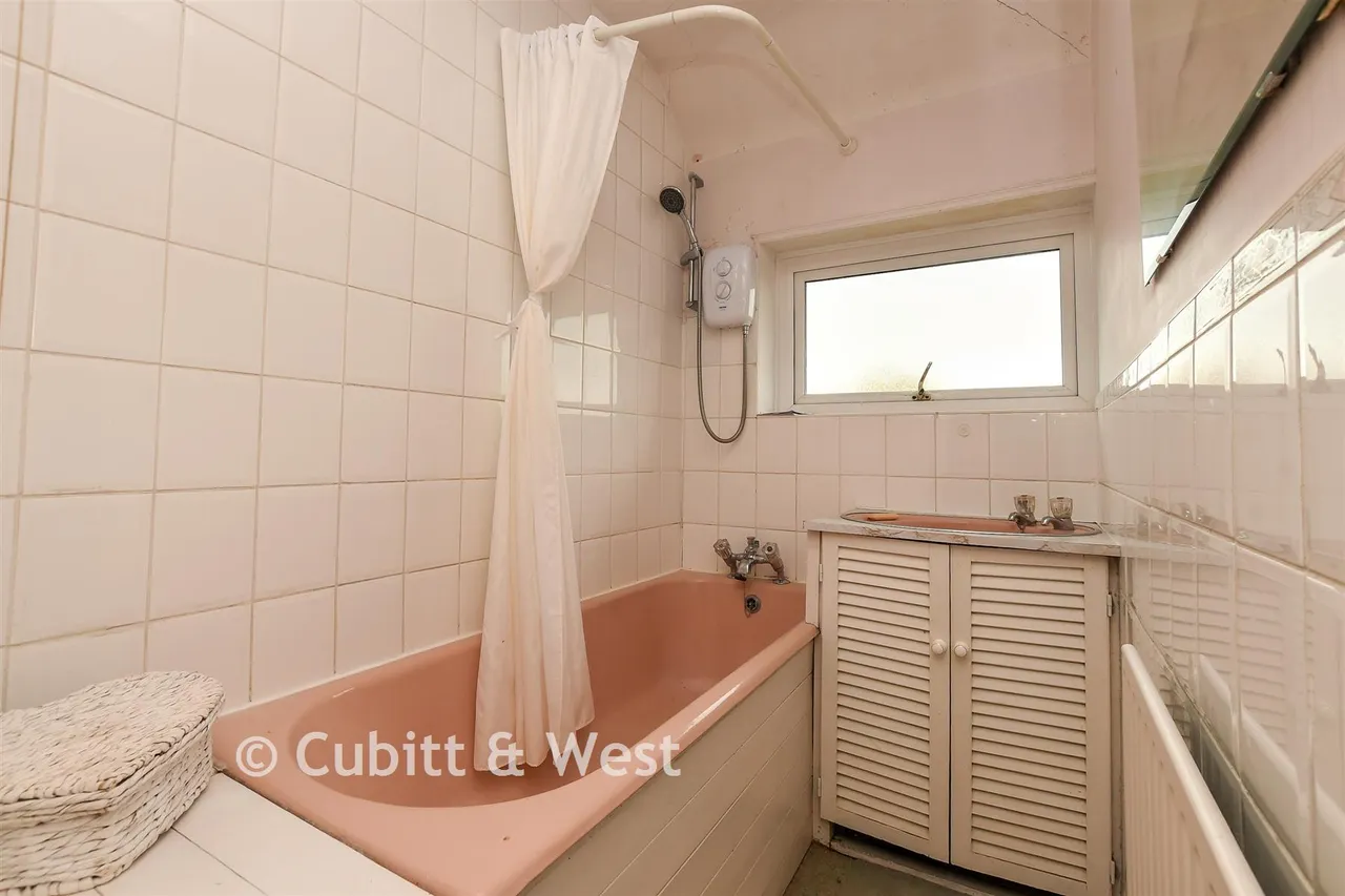 Balcombe Road, Horley, RH6, photo 16