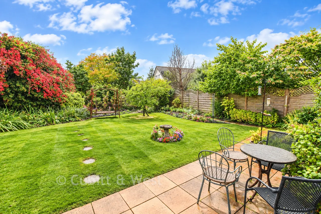 Balcombe Road, Horley, RH6, photo 3