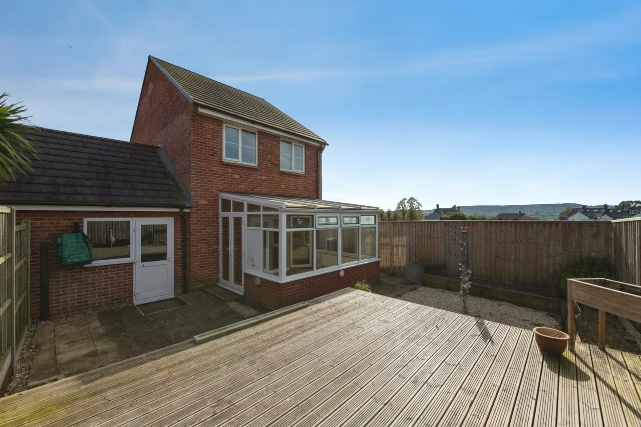 Swain Close, Axminster, EX13, photo 2