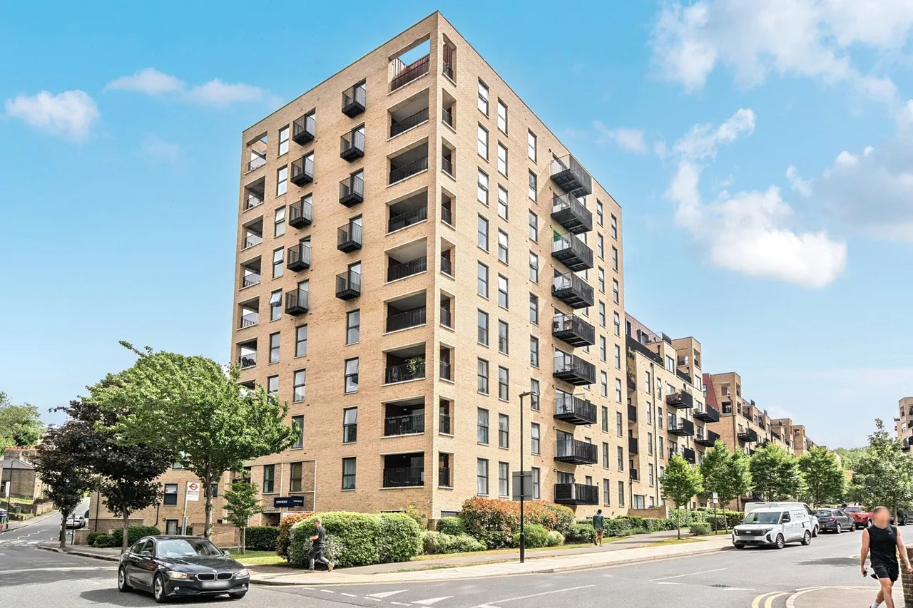 2 bed flat for sale — Sandy Hill Road, SE18