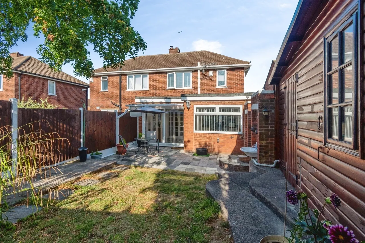 Coronation Road, Wednesbury, WS10, photo 4