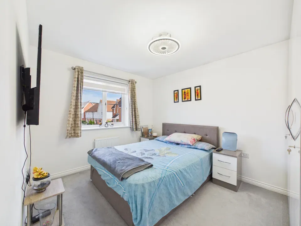 Tributary Lane, Faygate, Horsham, RH12 0BQ, photo 6