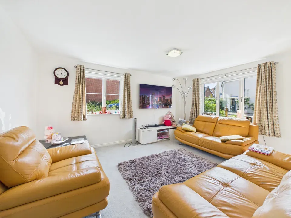 Tributary Lane, Faygate, Horsham, RH12 0BQ, photo 2