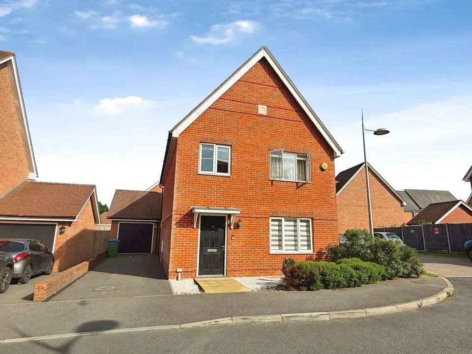 4 bed house for sale — Tributary Lane, Faygate, Horsham, RH12 0BQ