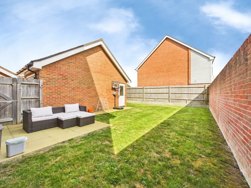 Tributary Lane, Faygate, Horsham, RH12 0BQ, photo 4