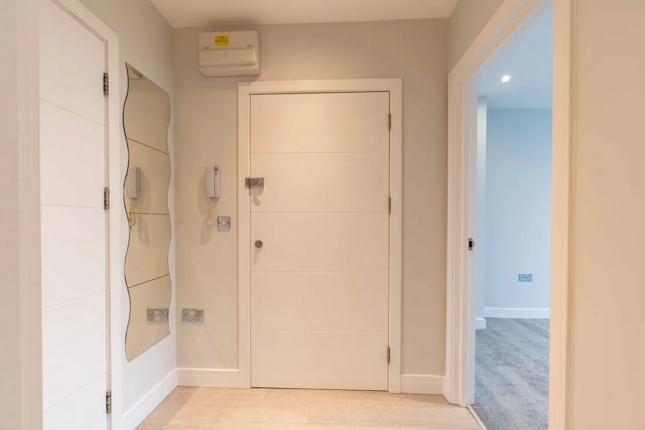 Kingsbridge Road, Walton-On-Thames, KT12, photo 7