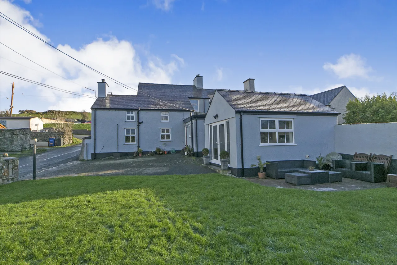 4 bed house for sale — Carreglefn, Amlwch
