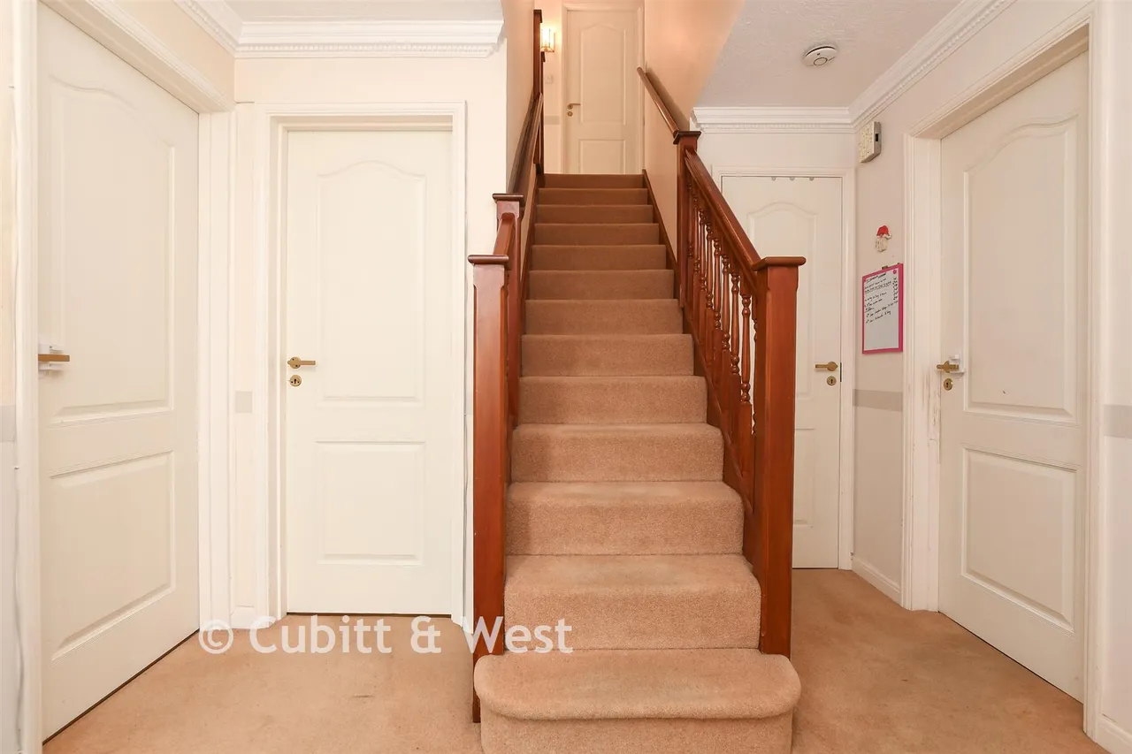 Hillbury Gardens, Warlingham, CR6, photo 6