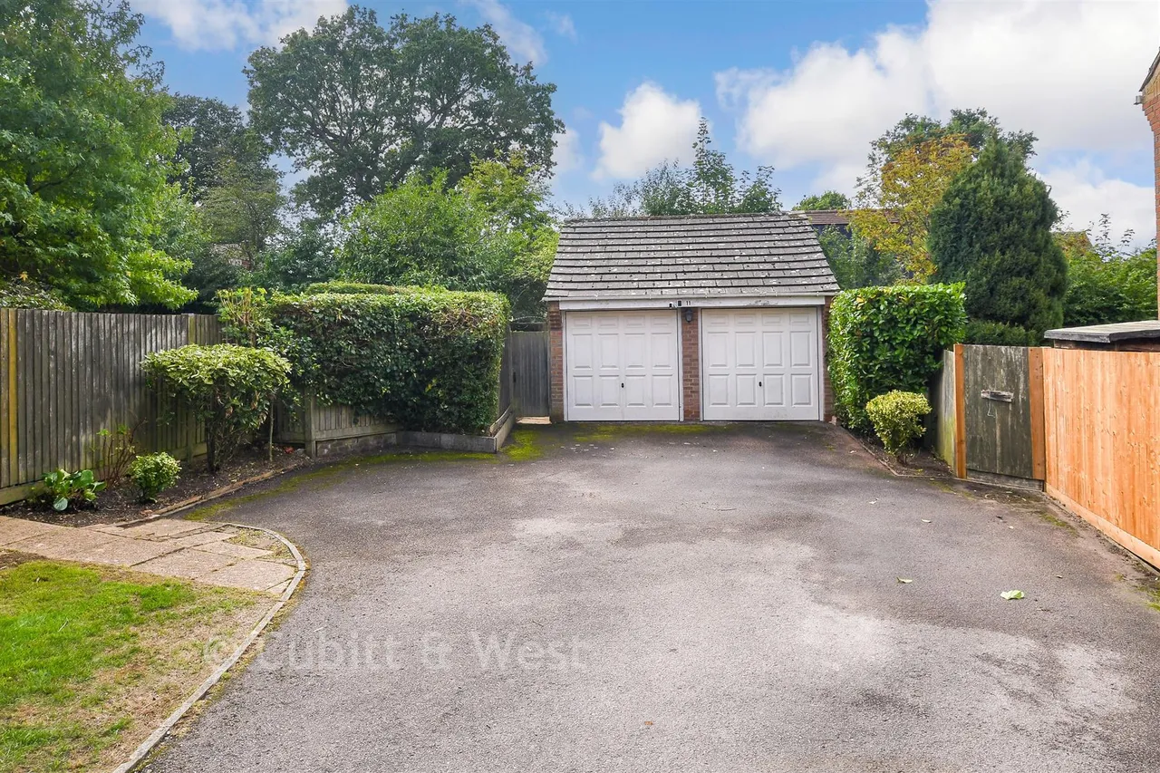 Hillbury Gardens, Warlingham, CR6, photo 11