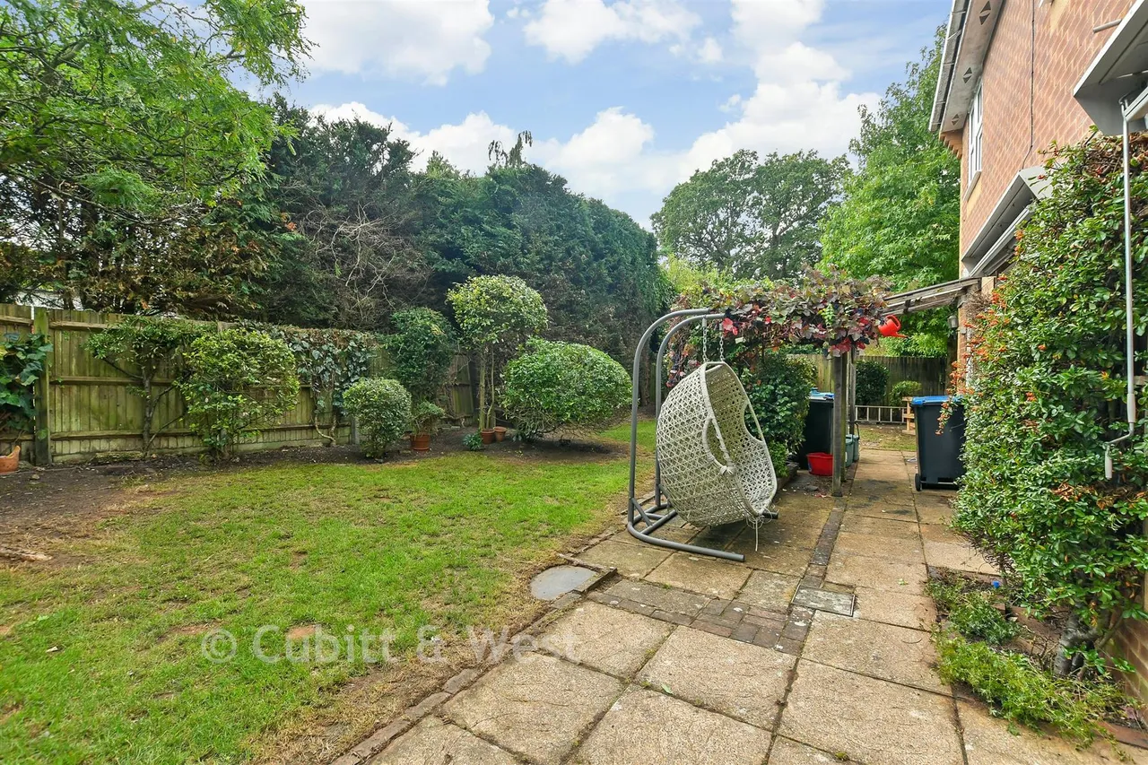 Hillbury Gardens, Warlingham, CR6, photo 10