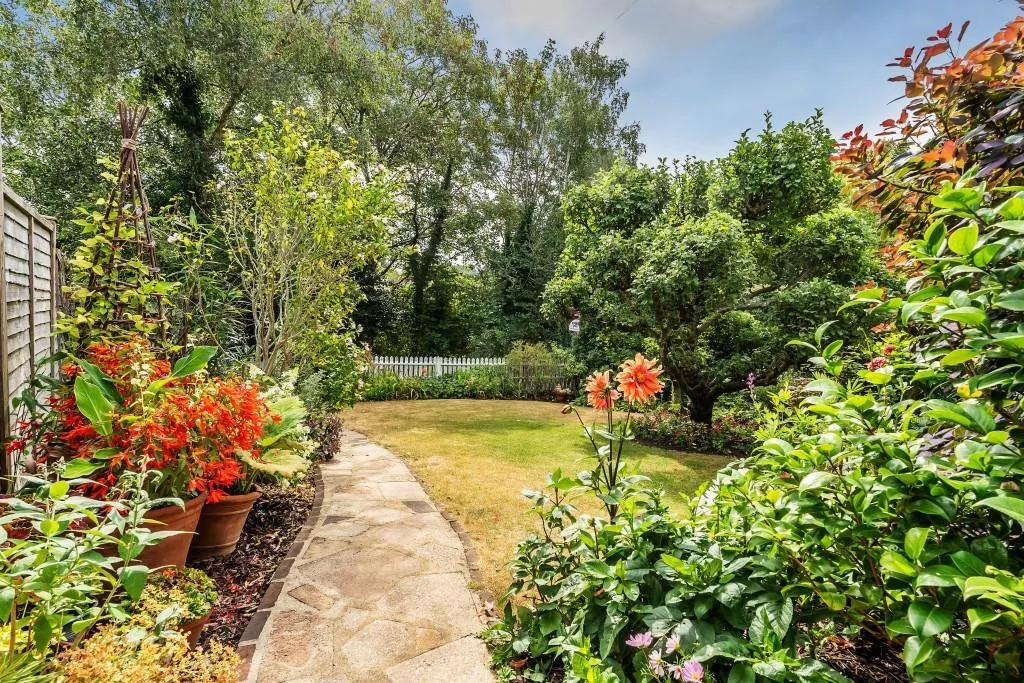Vincent Drive, Dorking, RH4, photo 11