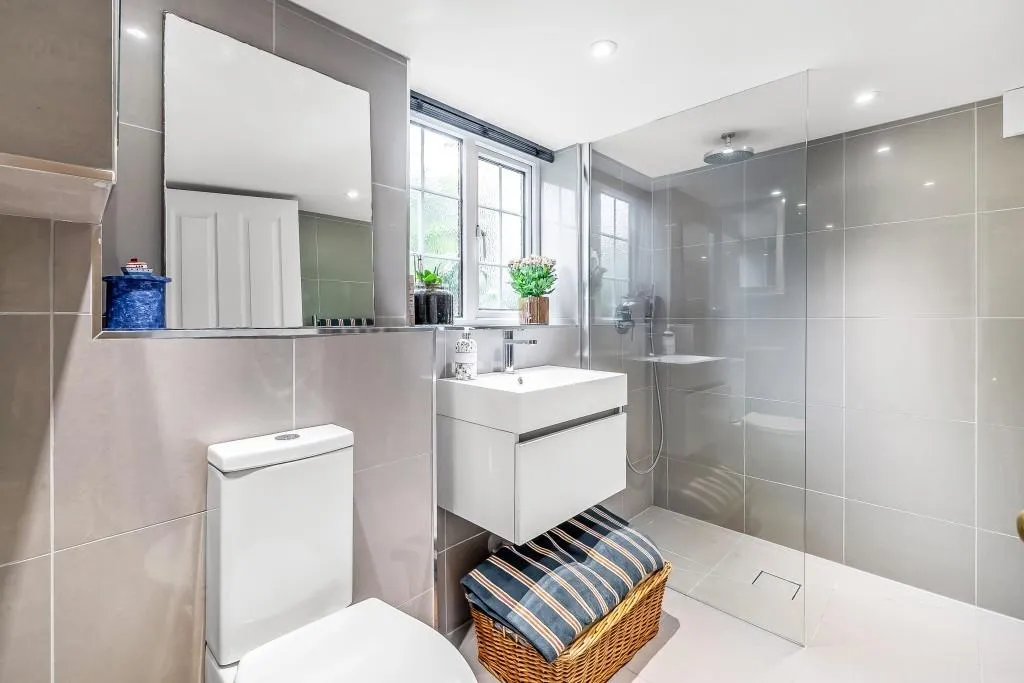 Vincent Drive, Dorking, RH4, photo 4