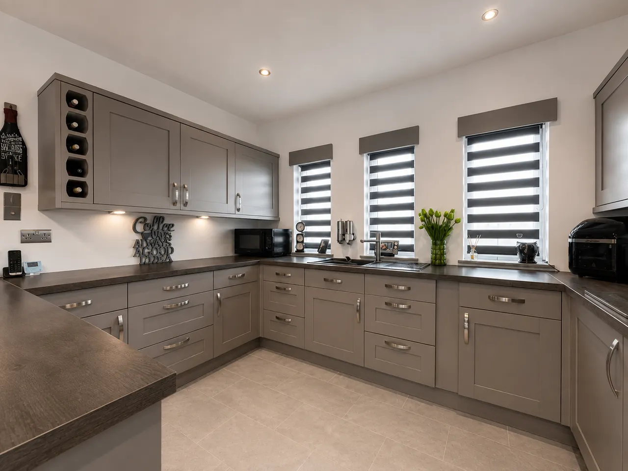 Tycroes Road, Tycroes, SA18, photo 6