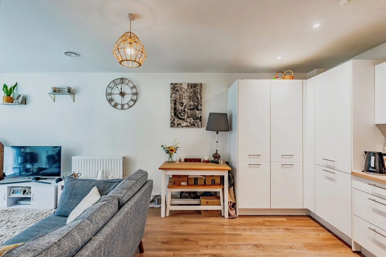 Marketfield Way, Redhill, RH1, photo 9