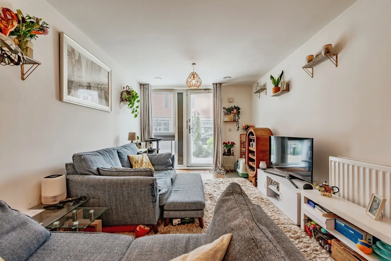 Marketfield Way, Redhill, RH1, photo 5
