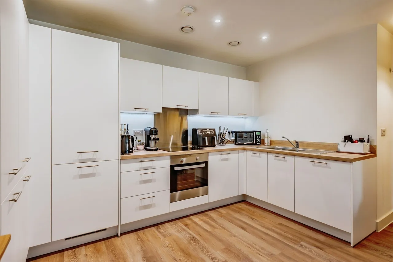 Marketfield Way, Redhill, RH1, photo 7