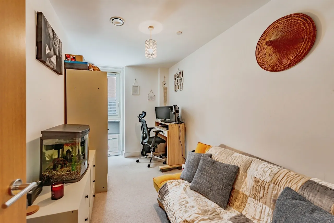 Marketfield Way, Redhill, RH1, photo 11