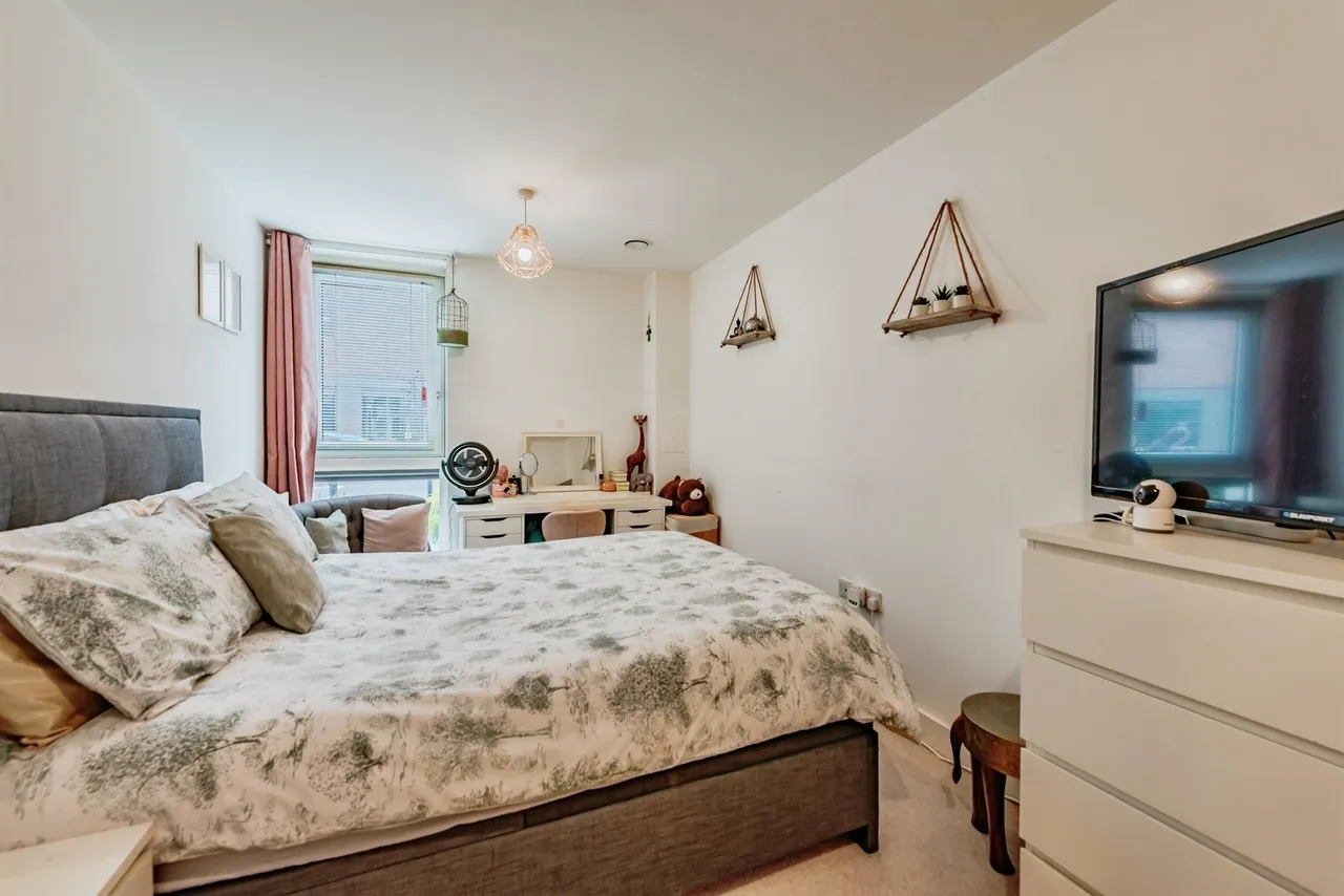Marketfield Way, Redhill, RH1, photo 10