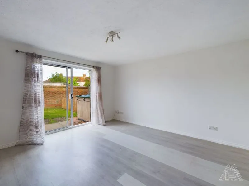 Palliser Drive, Rainham, RM13, photo 4
