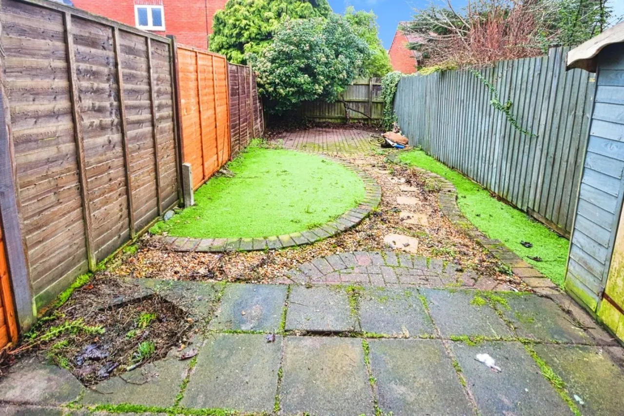 Tythe Barn Lane, Dickens Heath, photo 9