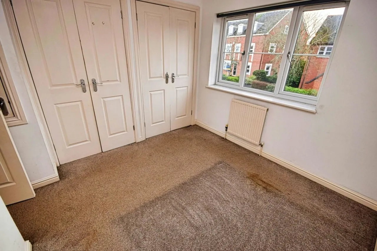 Tythe Barn Lane, Dickens Heath, photo 6