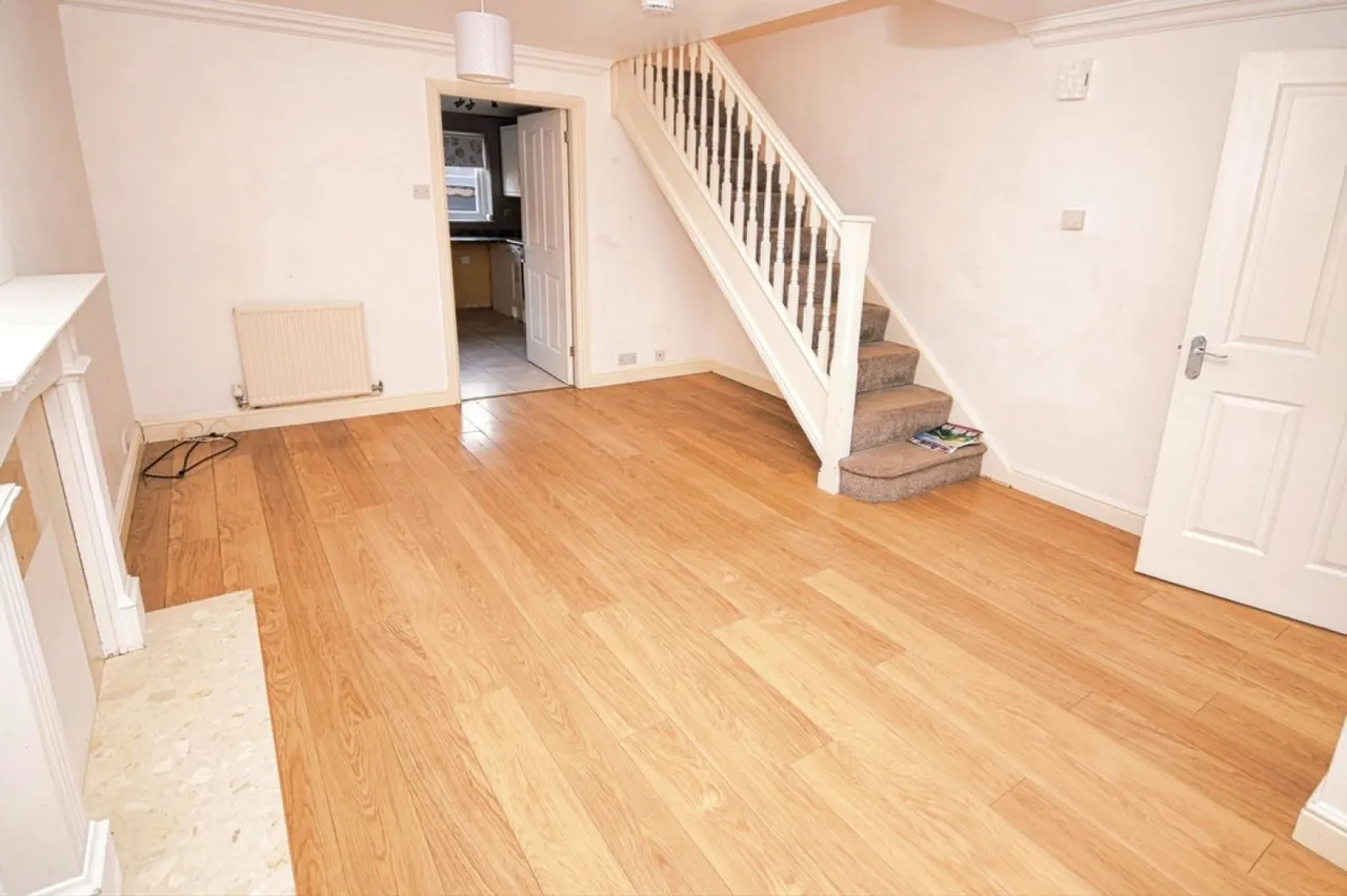 Tythe Barn Lane, Dickens Heath, photo 4