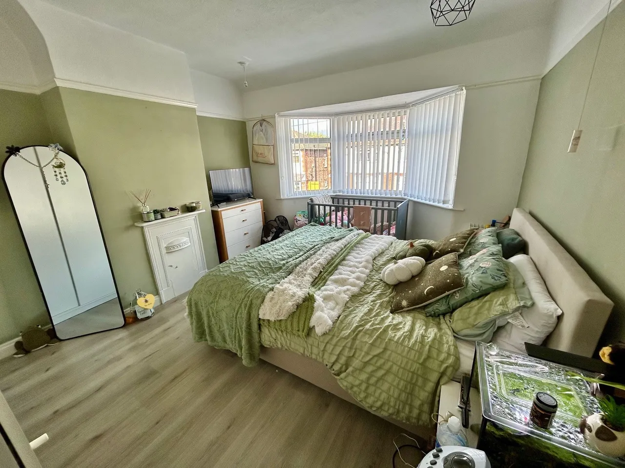 Hurstfold Avenue, Manchester, photo 3