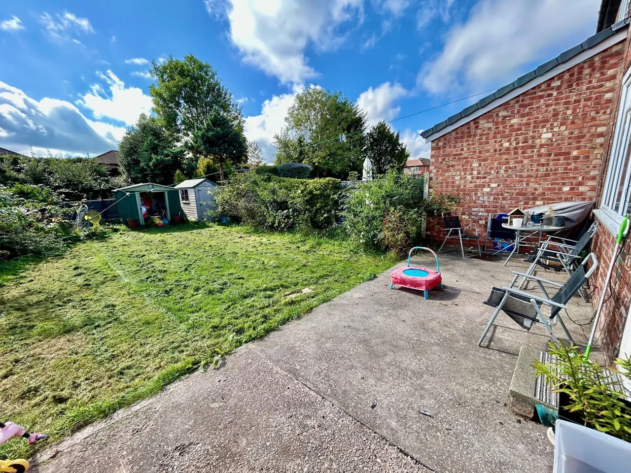 Hurstfold Avenue, Manchester, photo 12